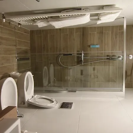 Street Hotel 3*