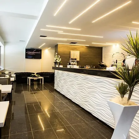 Hotel Street 3*