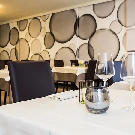 Street Hotel 3*